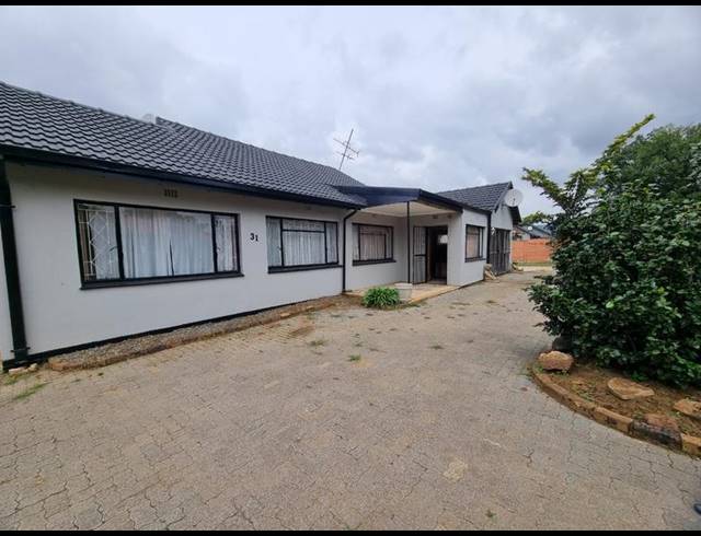 3 BEDROOM HOUSE FOR SALE IN GENL ALBERTS PARK
